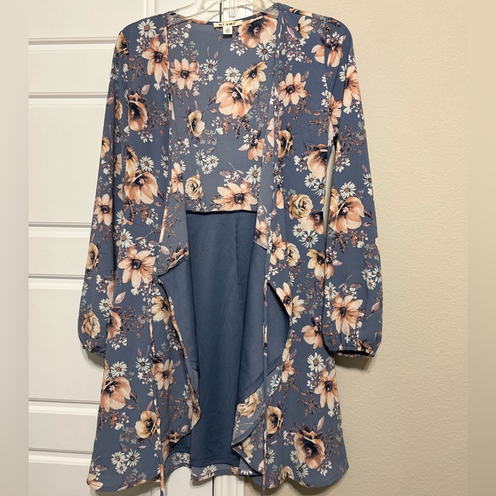 Floral wrap dress - Picture 3 of 6